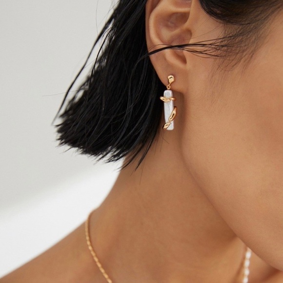 Gold Pearl Earrings/Stubs, 18k Gold and 925 Sterling Silver - Picture 6 of 9